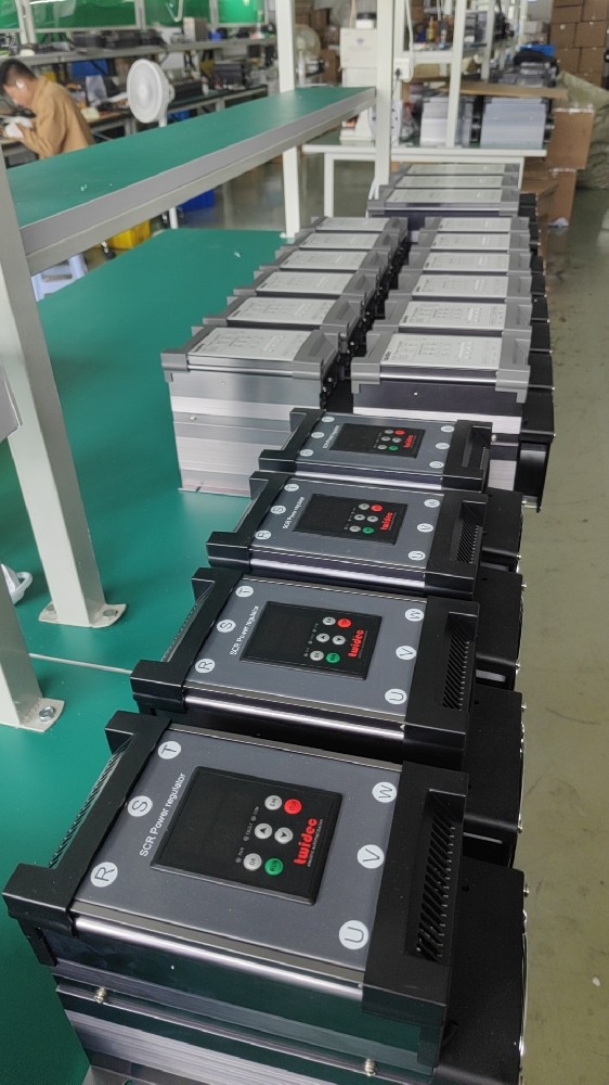 为什么电力调整器的保险丝容易被烧？