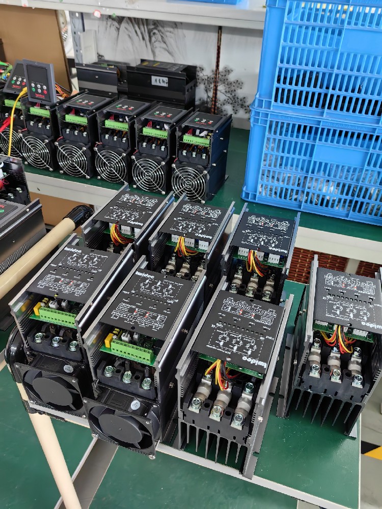 电力调整器在哪些工业领域利用最宽泛（如电炉加热、电机调快等）？有什么特殊的利用案例？