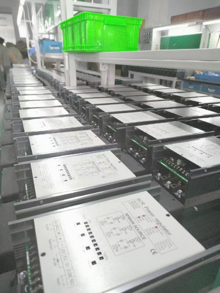 电力调整器的节造算法对其动态响应机能有多大的提升作用？