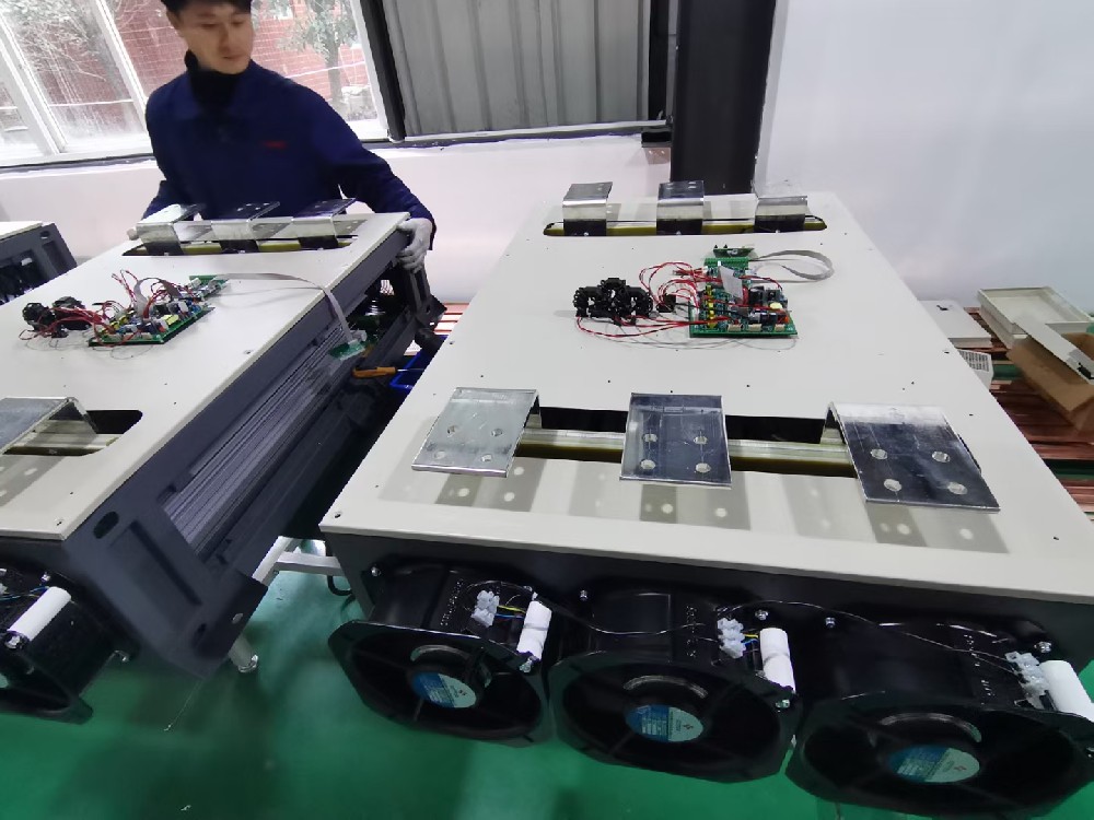 电力调整器在海优势电场的利用中，若何应对湿润、高盐等恶劣环境？