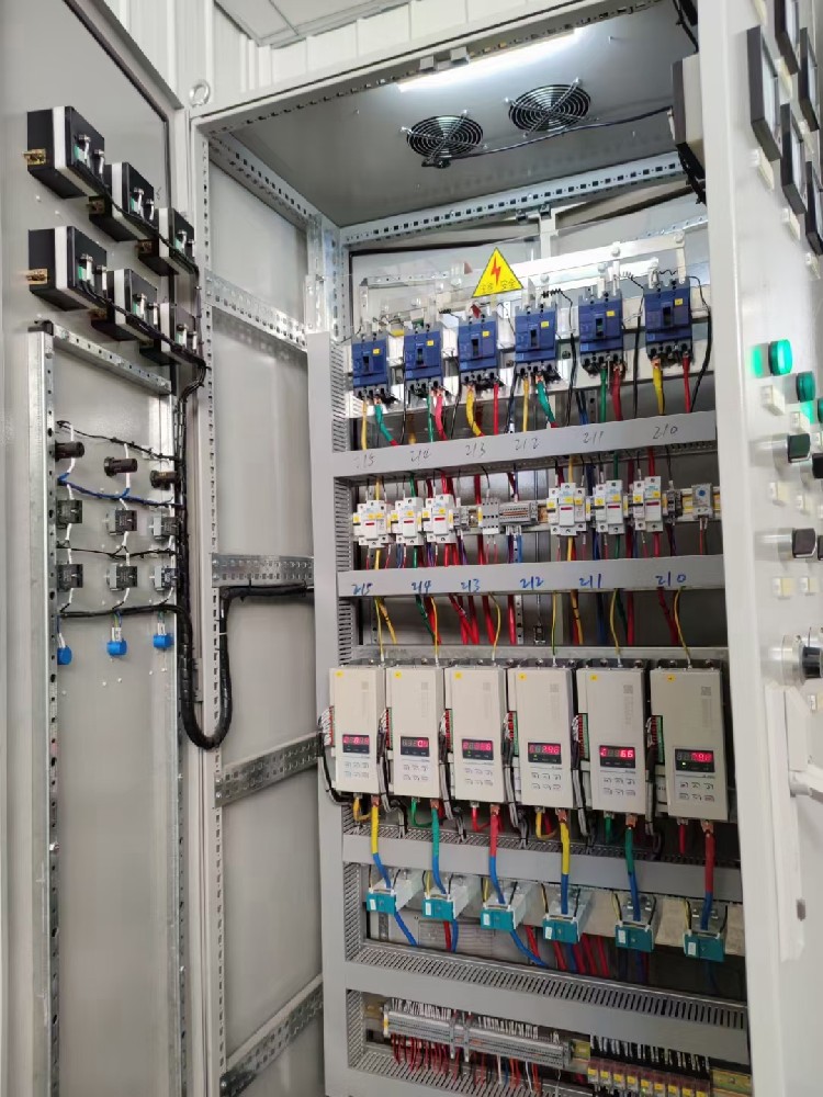 揭秘工业温控黑科技：若何实现设备 0 误差精准运行？